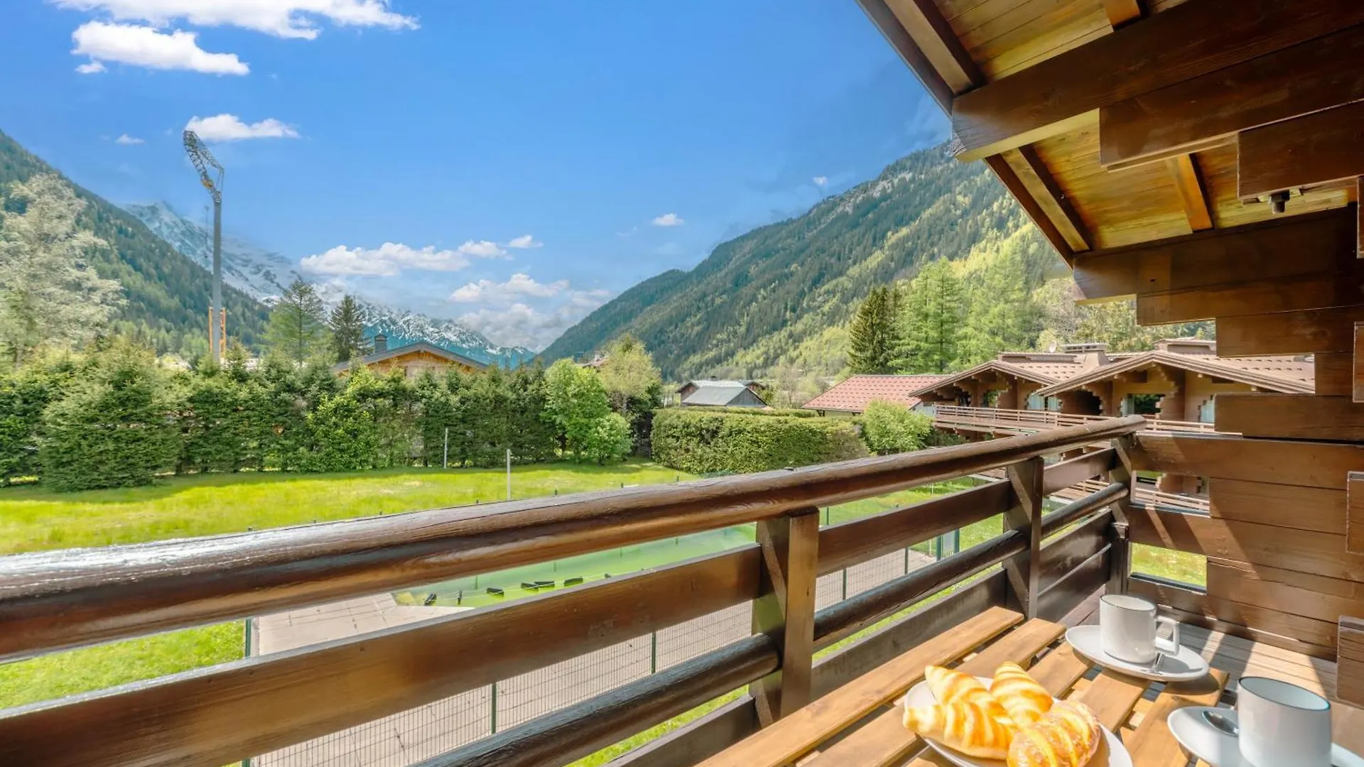 Residence Amethystes B13 Ski In/Ski Out - Happy Rentals Chamonix Apartment