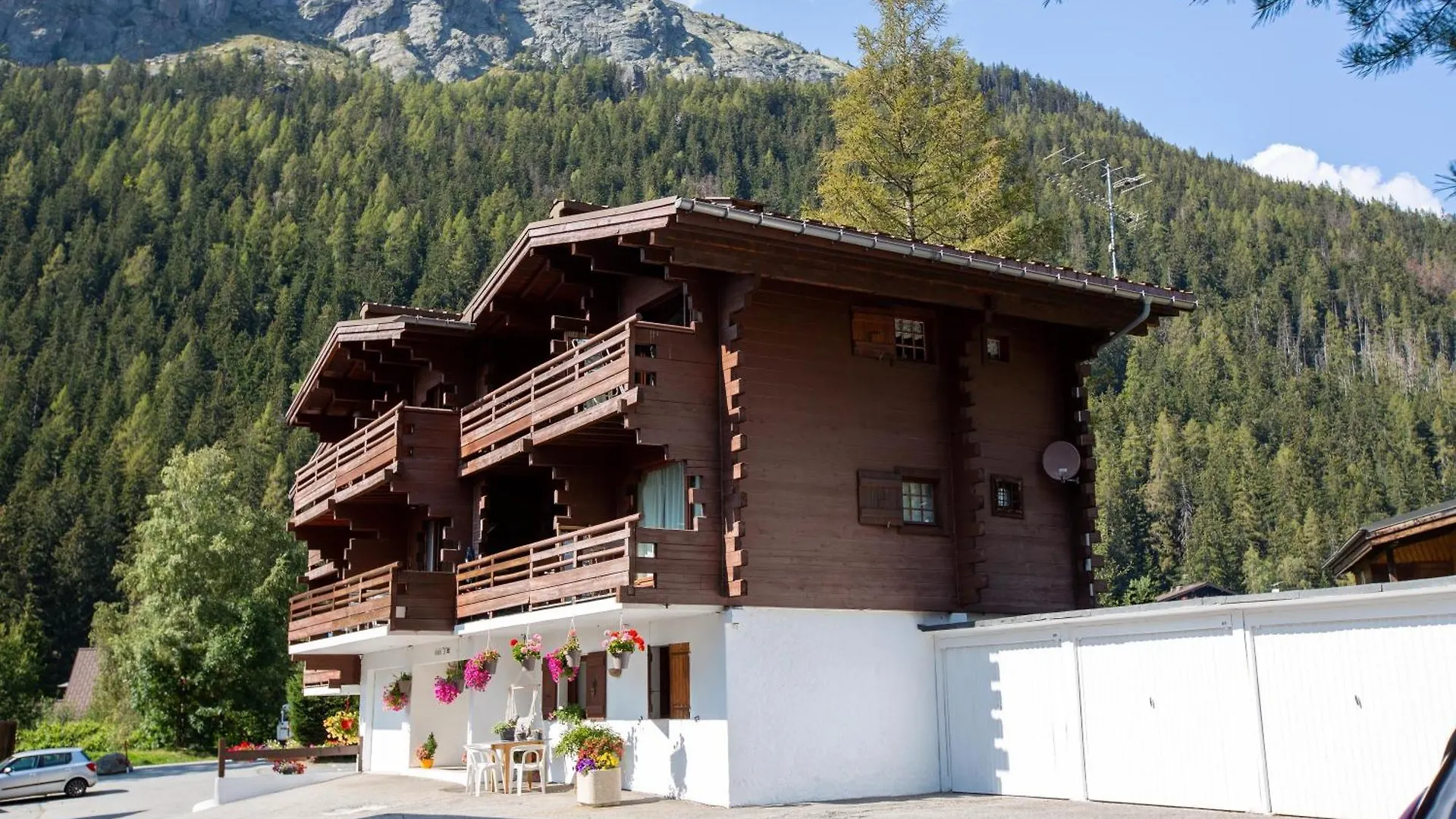 Apartment Residence Amethystes B13 Ski In/Ski Out - Happy Rentals Chamonix